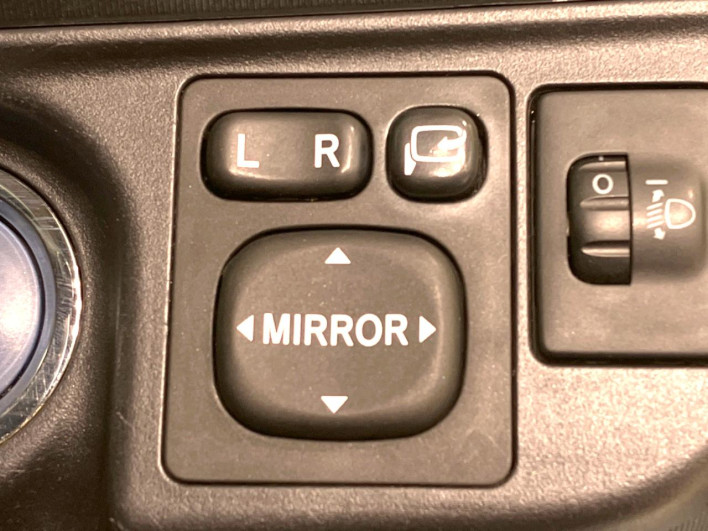2013 Toyota Aqua DAA-NHP10 (UW-6a16611f3d05e)[12]