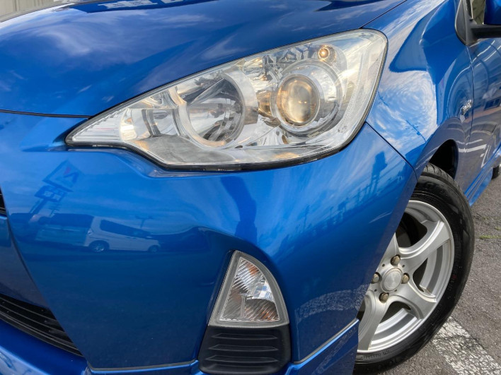 2012 Toyota Aqua DAA-NHP10 (UW-6a1661238e049)[11]
