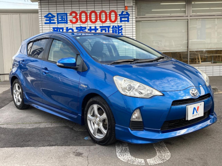 2012 Toyota Aqua DAA-NHP10 (UW-6a1661238e049)[14]
