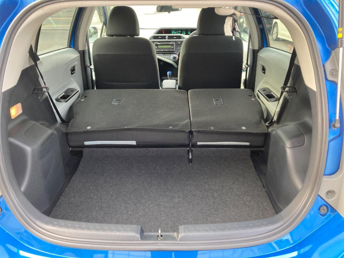 2012 Toyota Aqua DAA-NHP10 (UW-6a1661238e049)[25]