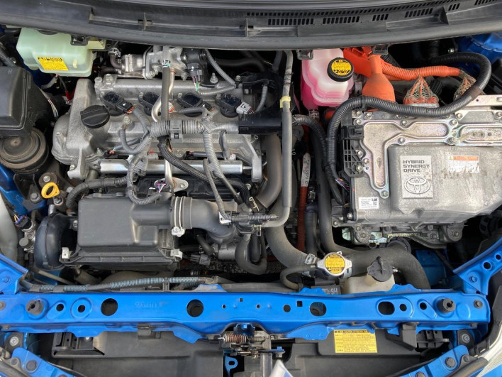 2012 Toyota Aqua DAA-NHP10 (UW-6a1661238e049)[29]