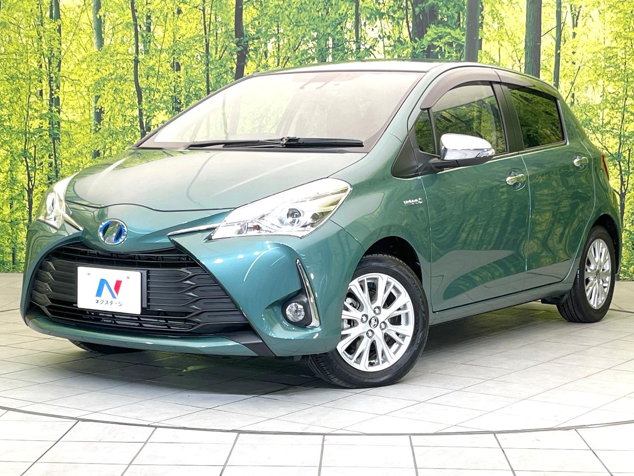 2017 Toyota Vitz DAA-NHP130