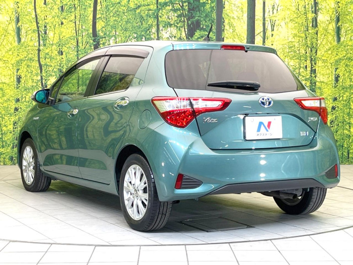 2017 Toyota Vitz DAA-NHP130 (UW-6a1661263bb0c)[26]