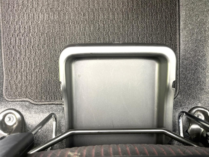 2017 Toyota Vitz DAA-NHP130 (UW-6a1661263bb0c)[16]