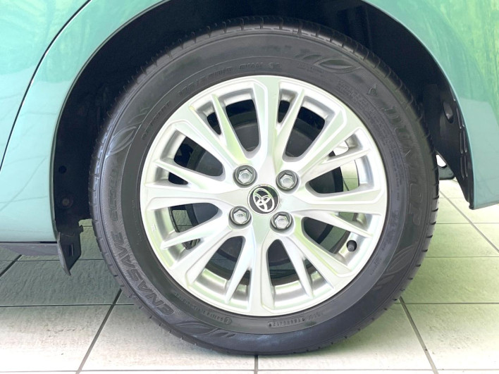 2017 Toyota Vitz DAA-NHP130 (UW-6a1661263bb0c)[10]