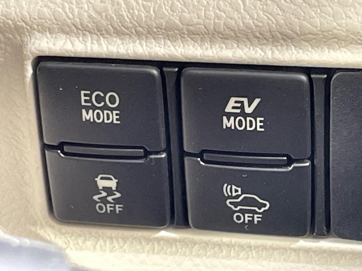 2015 Toyota Sienta DAA-NHP170G (UW-6a16612669e78)[15]