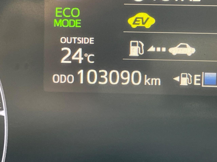 2015 Toyota Sienta DAA-NHP170G (UW-6a16612669e78)[2]