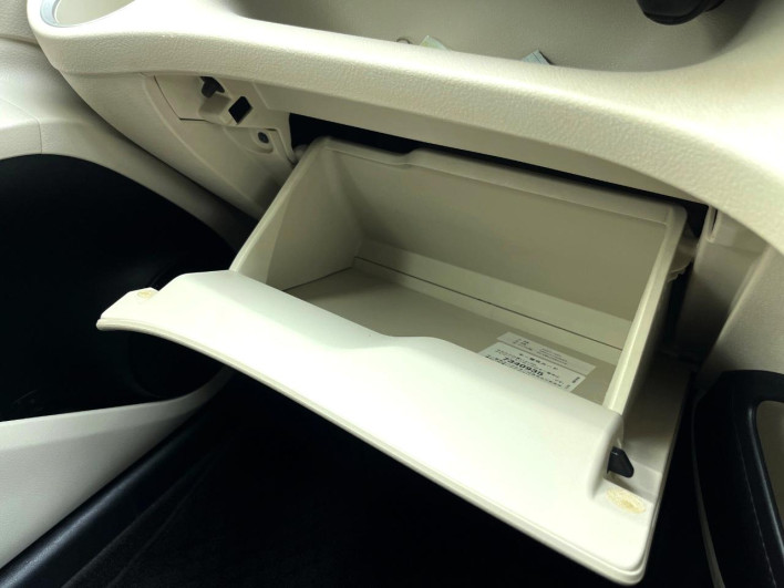 2016 Toyota Sienta DBA-NSP170G (UW-6a16612a82d2e)[19]