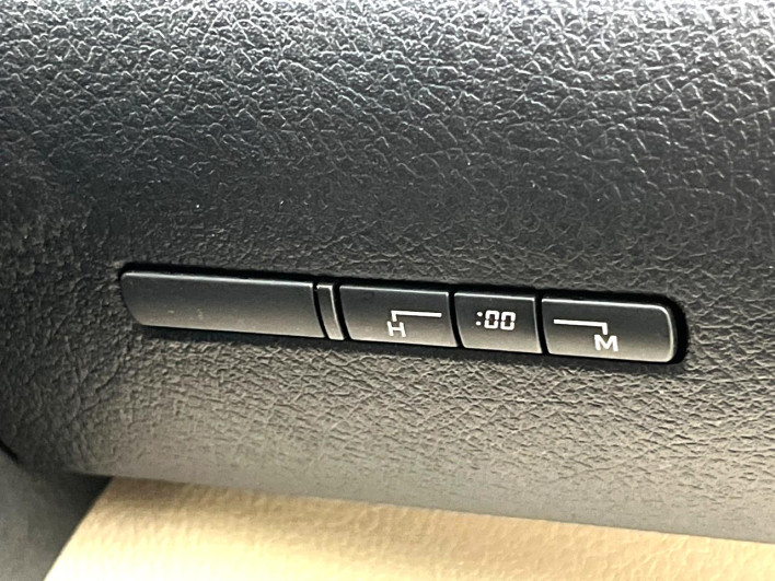 2016 Toyota Sienta DBA-NSP170G (UW-6a16612a82d2e)[12]