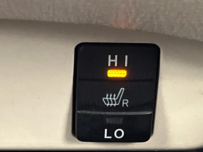 2016 Toyota Sienta DBA-NSP170G (UW-6a16612a82d2e)[22]