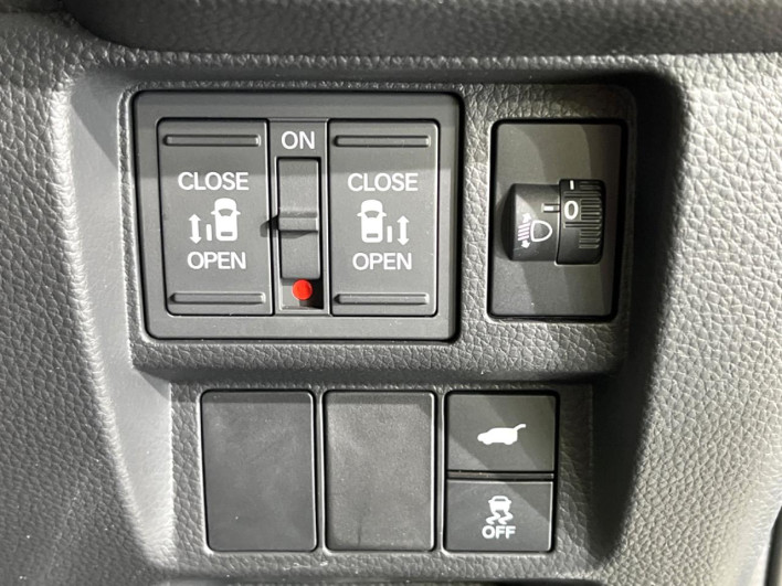 2024 Honda Step Wagon 6AA-RP8 (UW-6a16613a49d1c)[12]