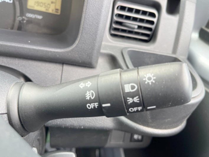 2018 Daihatsu Hiace Truck EBD-S500P (UW-6a166146e8aaf)[28]