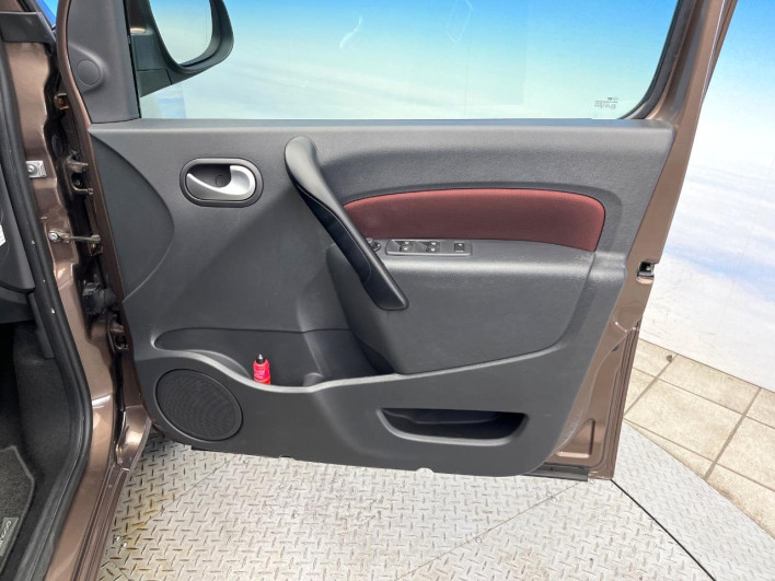 2019 Renault Kangoo ABA-KWH5F1 (UW-6a16615988f99)[29]
