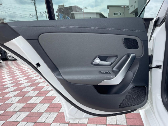 2021 Mercedes Benz CLA Class Shooting Brake 3DA-118612M (UW-6a16615f2e997)[15]