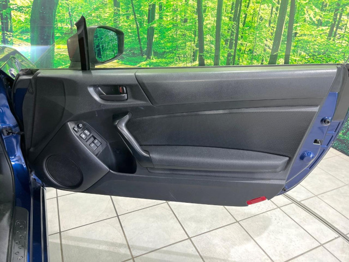 2013 Toyota 86 DBA-ZN6 (UW-6a166170a281e)[28]