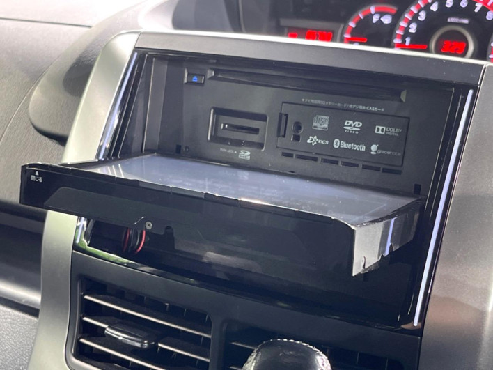2012 Toyota Voxy DBA-ZRR70W (UW-6a1661723fe39)[26]