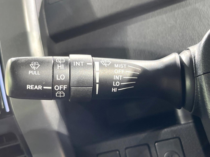 2012 Toyota Voxy DBA-ZRR70W (UW-6a1661723fe39)[20]