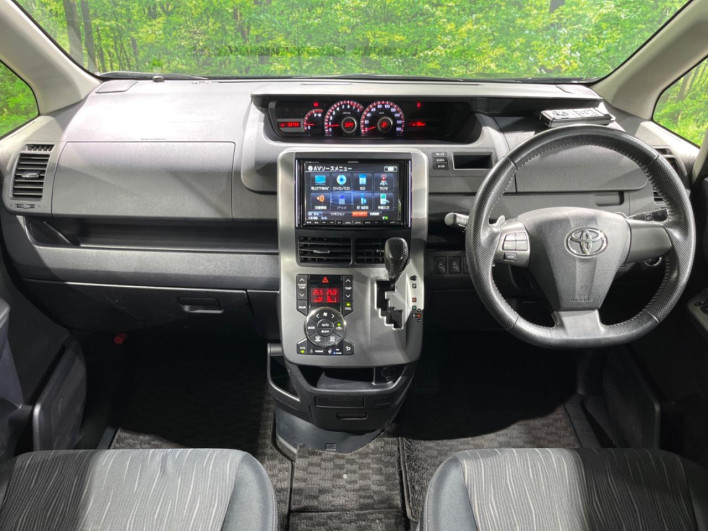 2012 Toyota Voxy DBA-ZRR70W (UW-6a1661723fe39)[7]