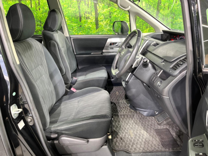 2012 Toyota Voxy DBA-ZRR70W (UW-6a1661723fe39)[29]