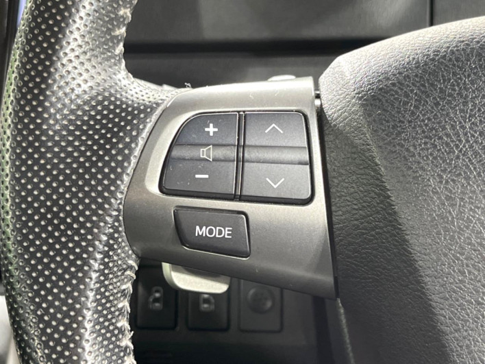 2012 Toyota Voxy DBA-ZRR70W (UW-6a1661723fe39)[17]