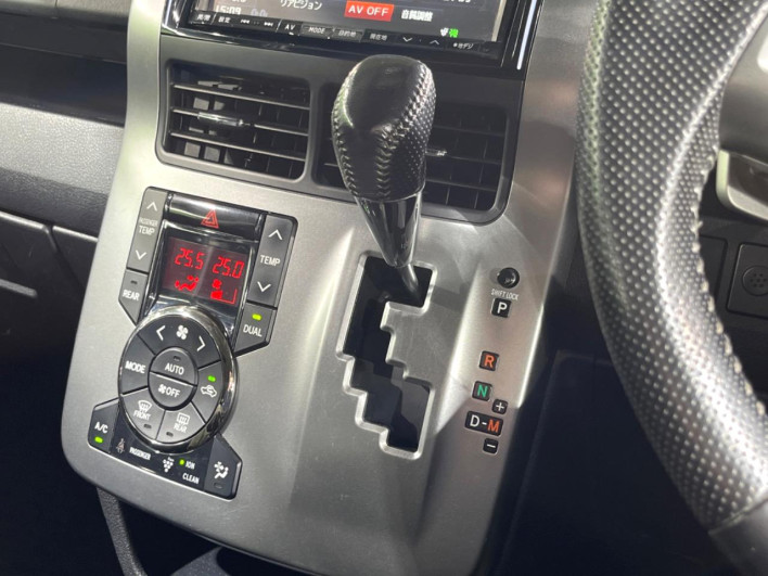2012 Toyota Voxy DBA-ZRR70W (UW-6a1661723fe39)[16]