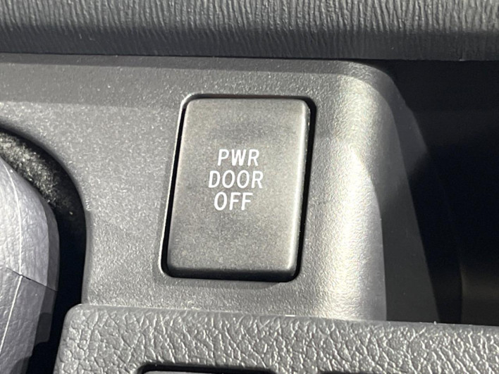 2012 Toyota Voxy DBA-ZRR70W (UW-6a1661723fe39)[11]