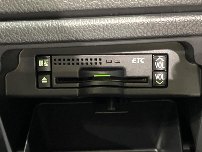 2012 Toyota Voxy DBA-ZRR70W (UW-6a1661723fe39)[10]