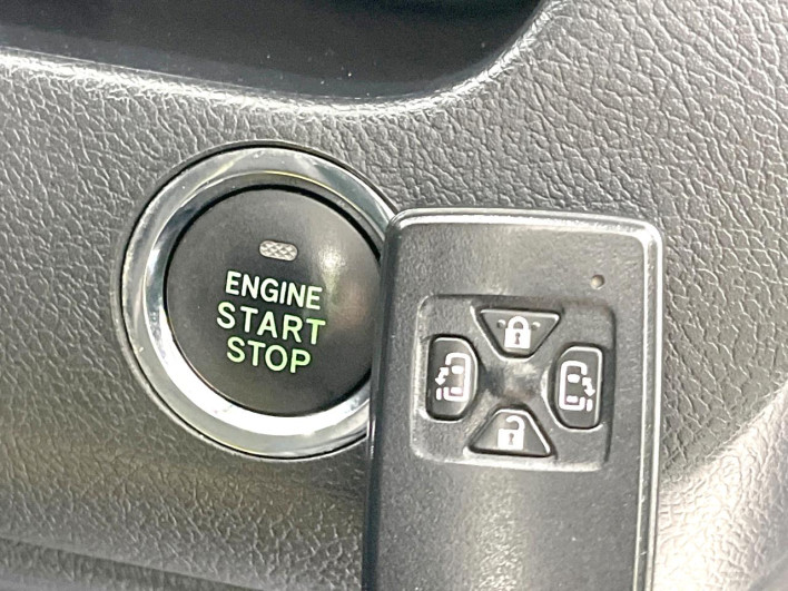 2013 Toyota Voxy DBA-ZRR70W (UW-6a166172d1d62)[21]