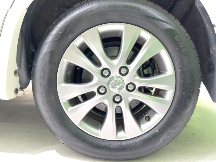 2013 Toyota Voxy DBA-ZRR70W (UW-6a166172d1d62)[13]