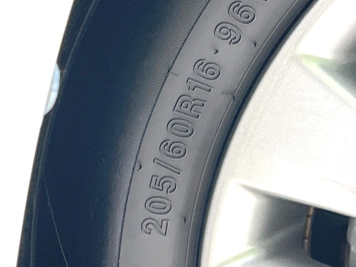 2013 Toyota Voxy DBA-ZRR70W (UW-6a166172d1d62)[11]