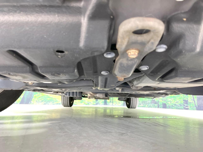 2013 Toyota Voxy DBA-ZRR70W (UW-6a166172d1d62)[14]