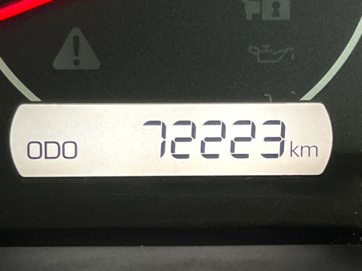 2017 Toyota Noah DBA-ZRR80G (UW-6a166177a3442)[2]