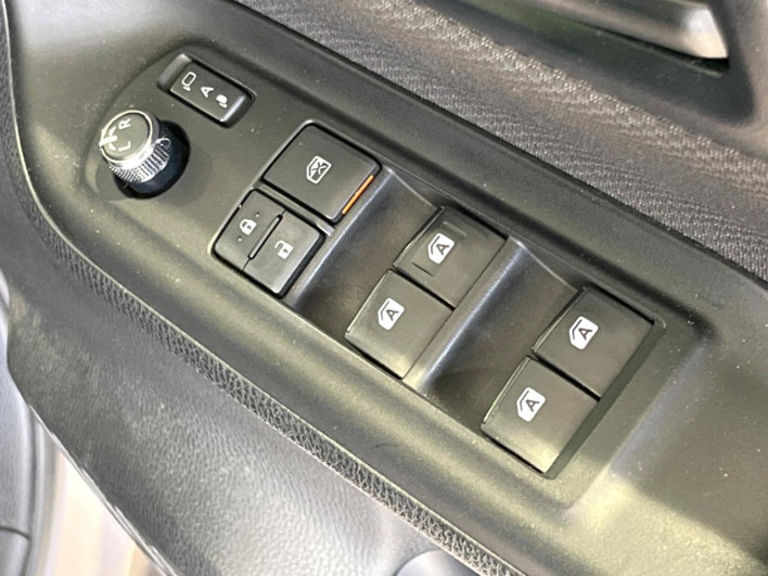 2017 Toyota Noah DBA-ZRR80G (UW-6a166177a3442)[18]