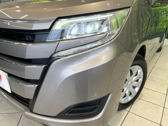 2017 Toyota Noah DBA-ZRR80G (UW-6a166177a3442)[9]
