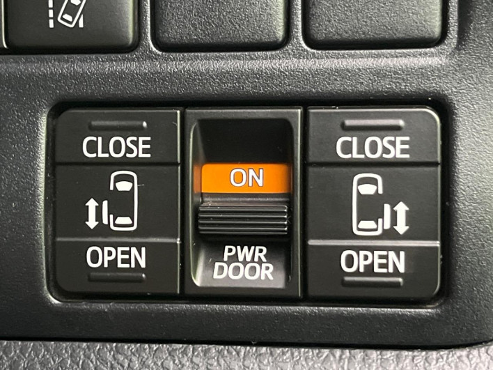 2020 Toyota Voxy 3BA-ZRR80W (UW-6a16617cf1368)[20]