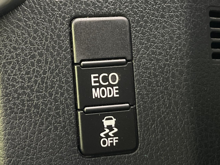2020 Toyota Voxy 3BA-ZRR80W (UW-6a16617cf1368)[25]