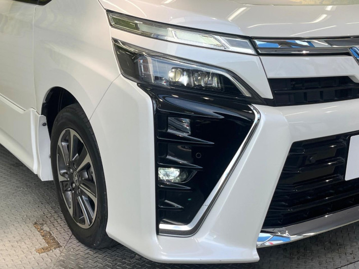2020 Toyota Voxy 3BA-ZRR80W (UW-6a16617cf33ab)[11]