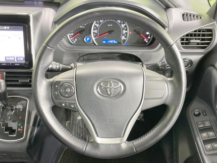 2014 Toyota Noah DBA-ZRR85W (UW-6a16617f7ddeb)[14]