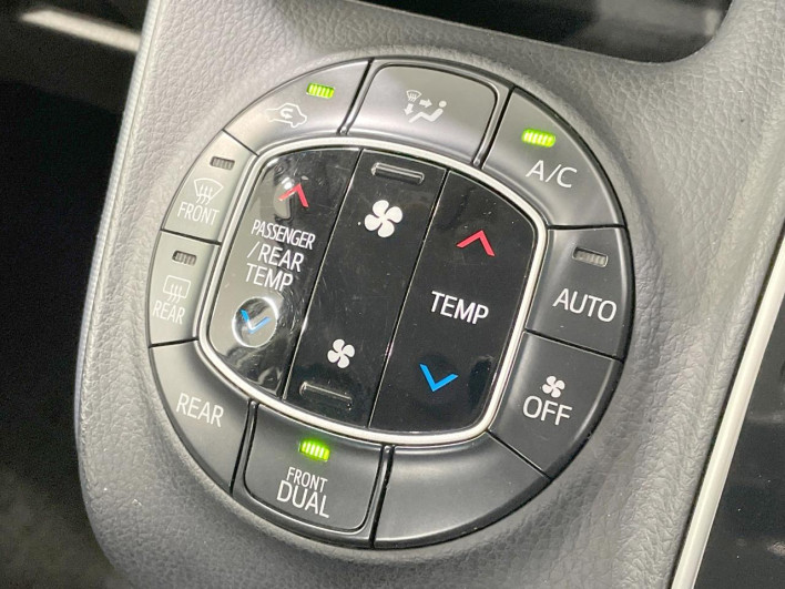 2014 Toyota Noah DBA-ZRR85W (UW-6a16617f7ddeb)[22]