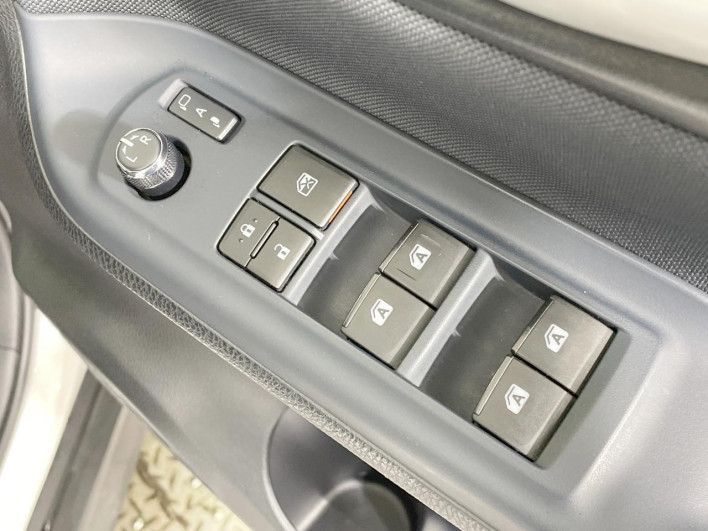 2014 Toyota Noah DBA-ZRR85W (UW-6a16617f7ddeb)[18]