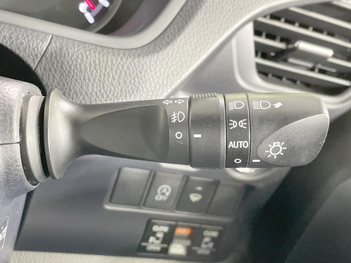2014 Toyota Noah DBA-ZRR85W (UW-6a16617f7ddeb)[29]