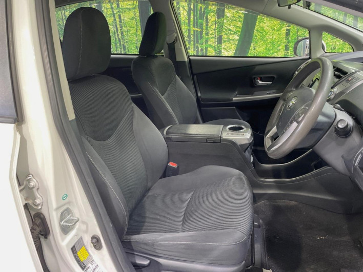 2016 Toyota Prius α DAA-ZVW41W (UW-6a16618c9b47f)[27]
