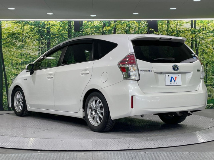 2016 Toyota Prius α DAA-ZVW41W (UW-6a16618c9b47f)[18]