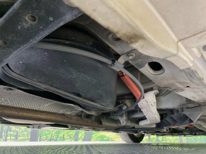 2016 Toyota Prius α DAA-ZVW41W (UW-6a16618c9b47f)[23]