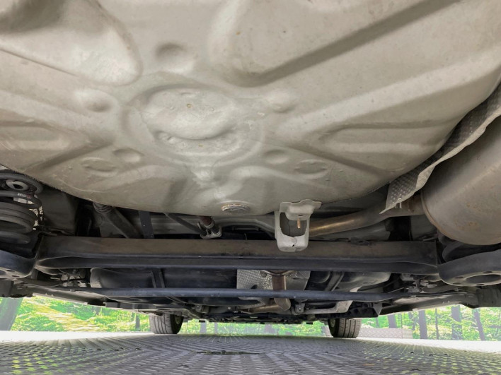 2016 Toyota Prius α DAA-ZVW41W (UW-6a16618c9b47f)[22]