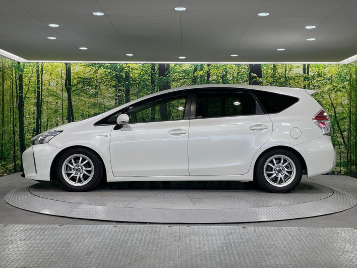 2016 Toyota Prius α DAA-ZVW41W (UW-6a16618c9b47f)[19]
