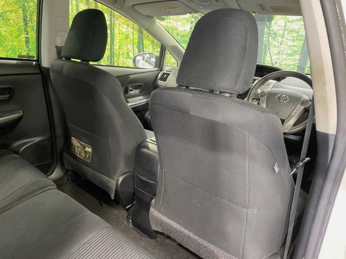 2016 Toyota Prius α DAA-ZVW41W (UW-6a16618c9b47f)[28]