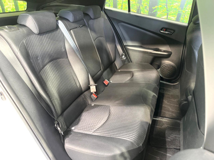 2016 Toyota Prius DAA-ZVW50 (UW-6a16618f4bf43)[22]