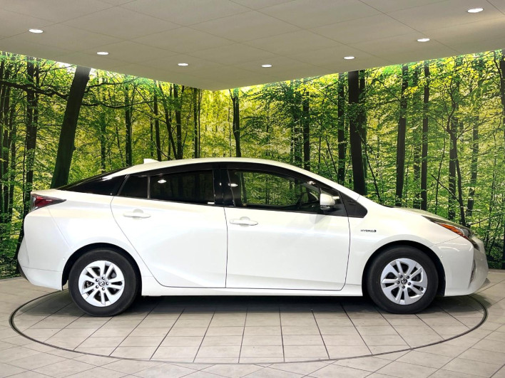 2016 Toyota Prius DAA-ZVW50 (UW-6a16618f4bf43)[10]