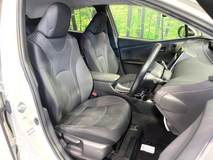 2016 Toyota Prius DAA-ZVW50 (UW-6a16618f4bf43)[21]